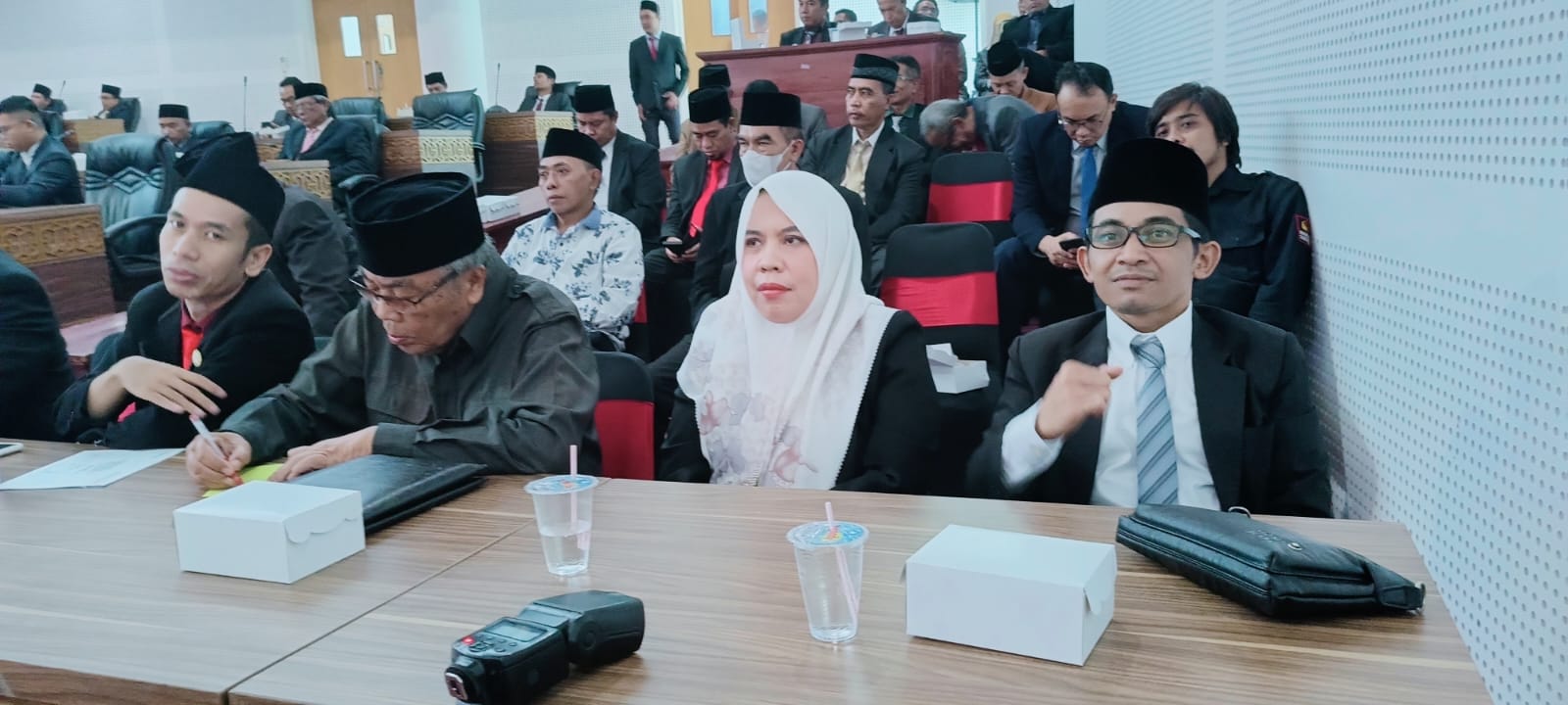Pimpinan Bawaslu Hadiri Pelantikan PAW Anggota DPRD Lombok Tengah