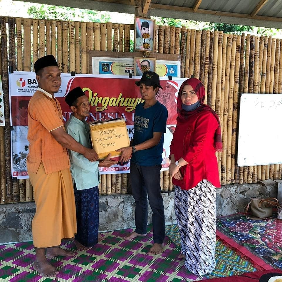 Bawaslu Lombok Tengah Berbagi