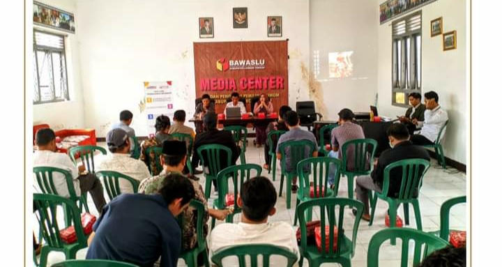 Bawaslu Lombok Tengah Gelar Rakor Bersama Panwascam