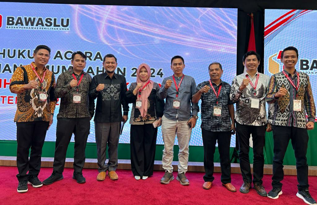 Pimpinan Bawaslu Lombok Tengah Ikuti Bimtek PHPU Mahkamah Konstitusi