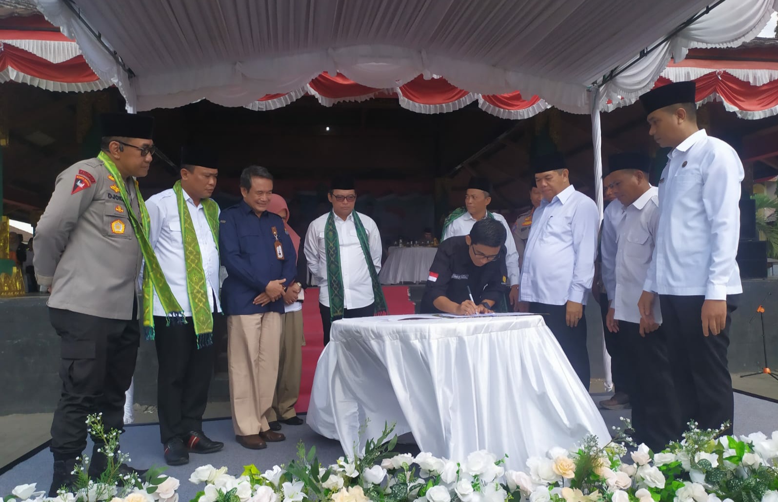 Wujudkan Pemilu Damai, Bawaslu Teken MOU dengan Kemenag dan KPU Lombok Tengah