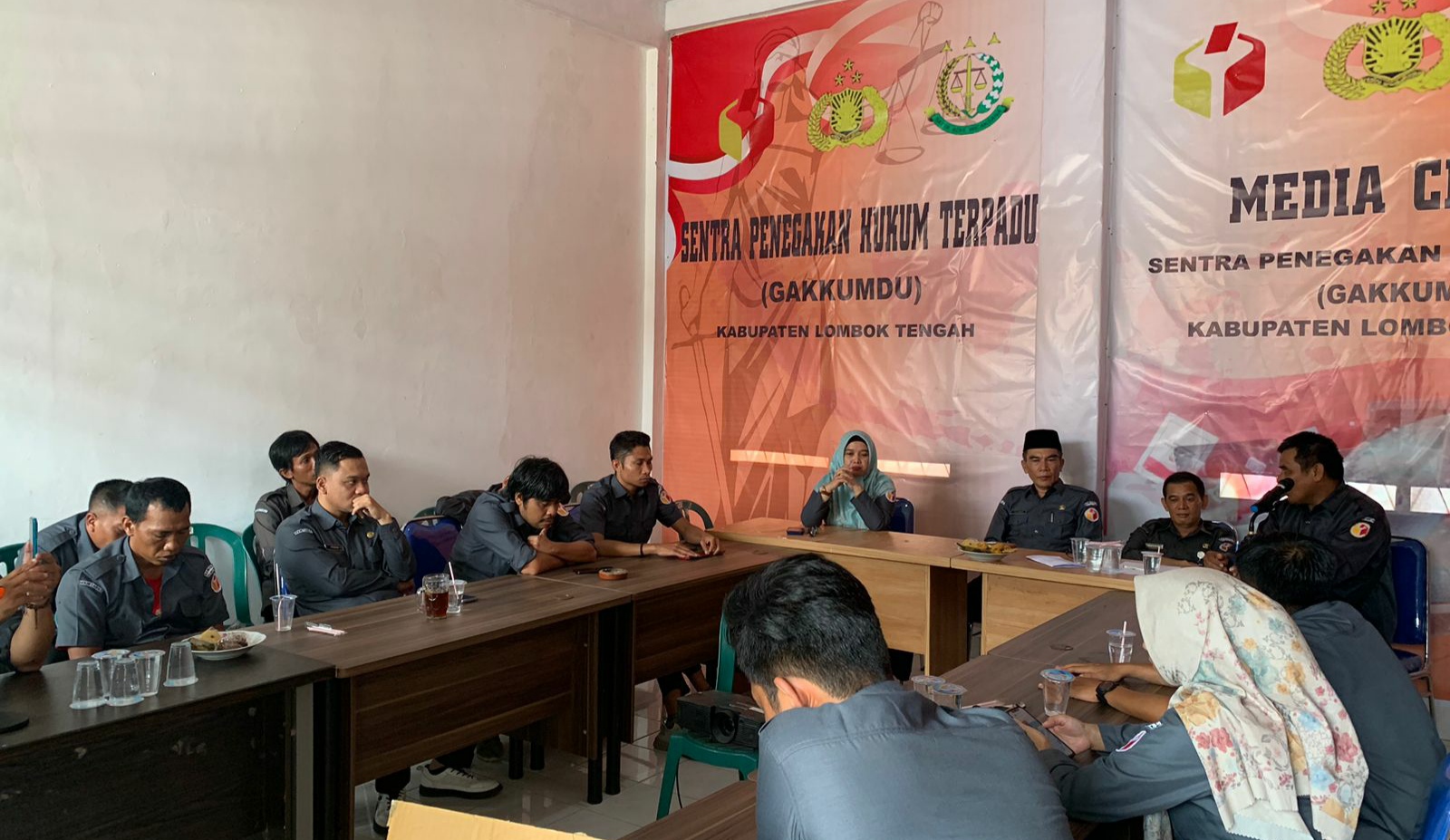 Jelang Pemungutan Suara, Kasek Bawaslu Lombok Tengah Minta Staf Tingkatkan Kinerja