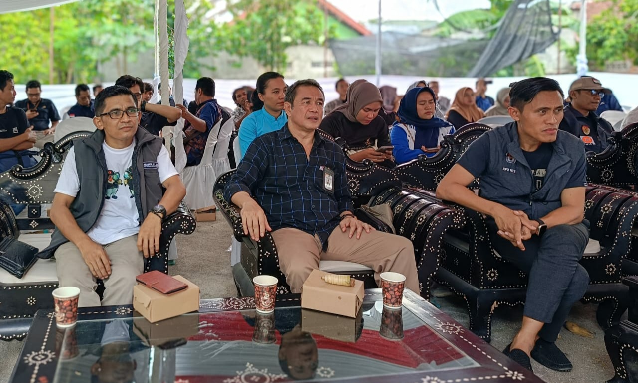 Bersama Bawaslu Lombok Tengah dan Parpol, KPU Gelar Simulasi Pemungutan dan Penghitungan Suara