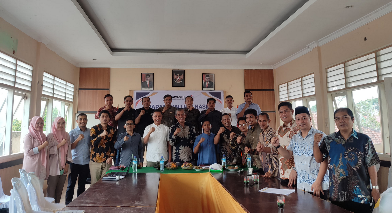 Bawaslu Lombok Tengah Fasilitasi Rapat Evaluasi DPTb dan DPK
