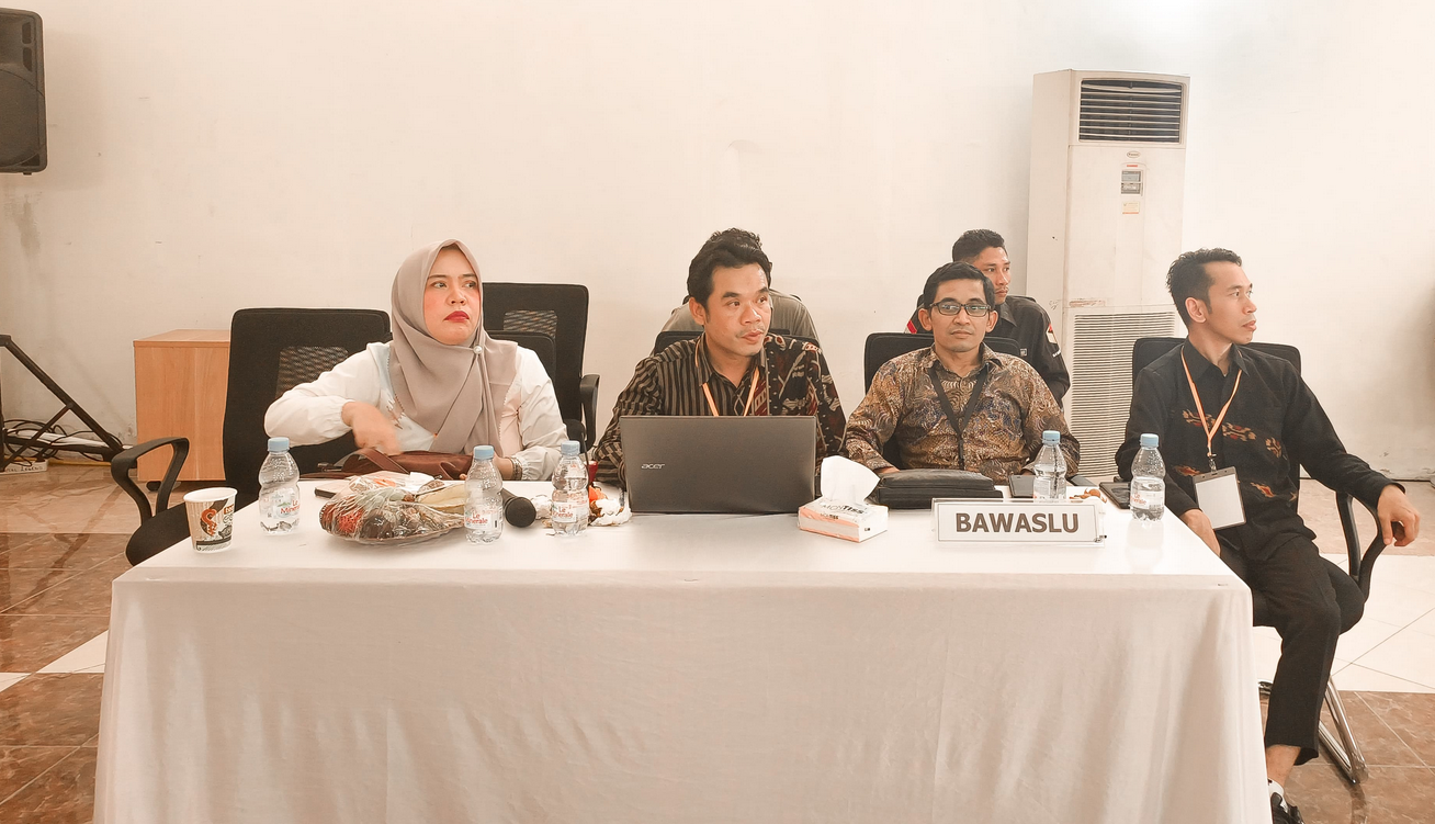 Hari Pertama Pleno Rekapitulasi Kabupaten Lombok Tengah, Bawaslu Beri Saran Perbaikan
