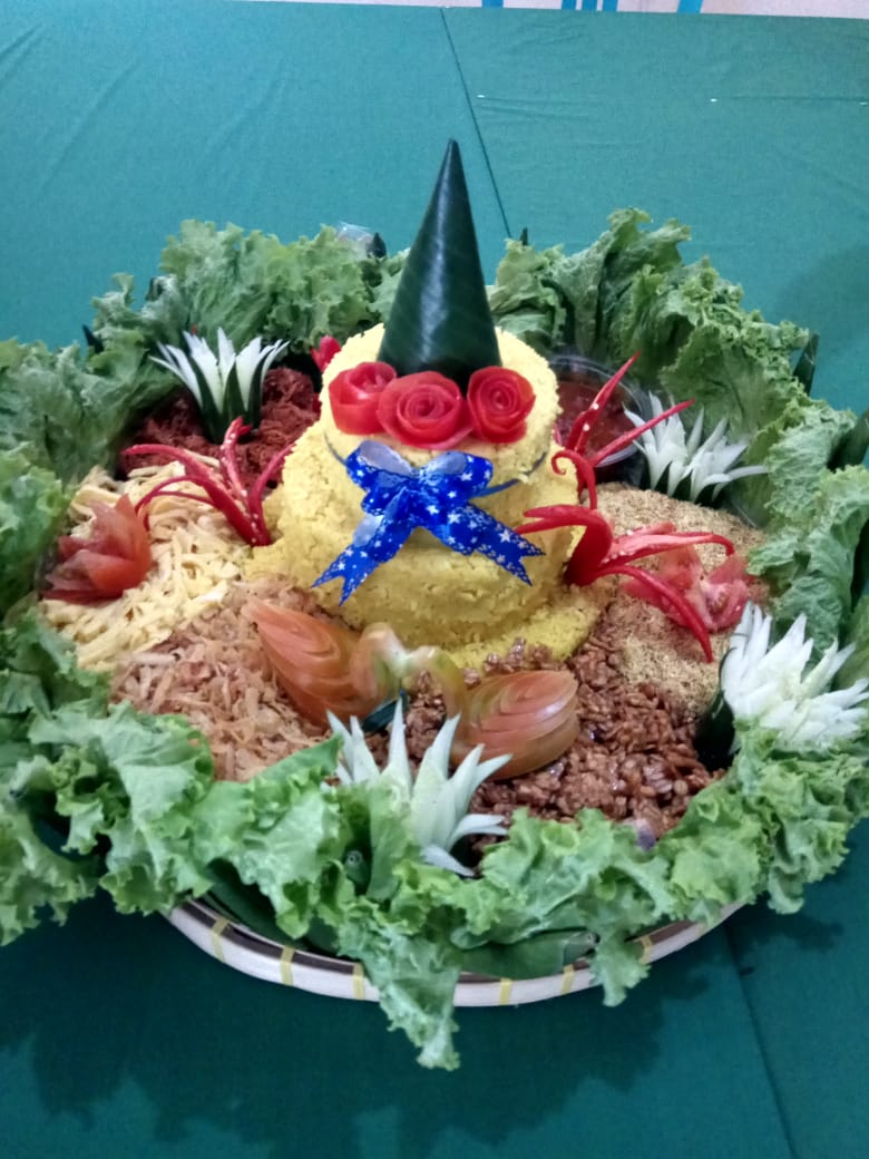 Syukuran Nasi Tumpeng Bawaslu Lombok Tengah