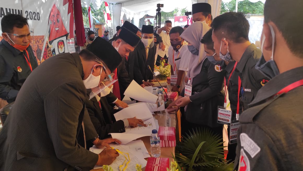 Pendaftaran Pencalonan Hari Kedua, Bawaslu Loteng Melakukan Pengawasan Secara Melekat