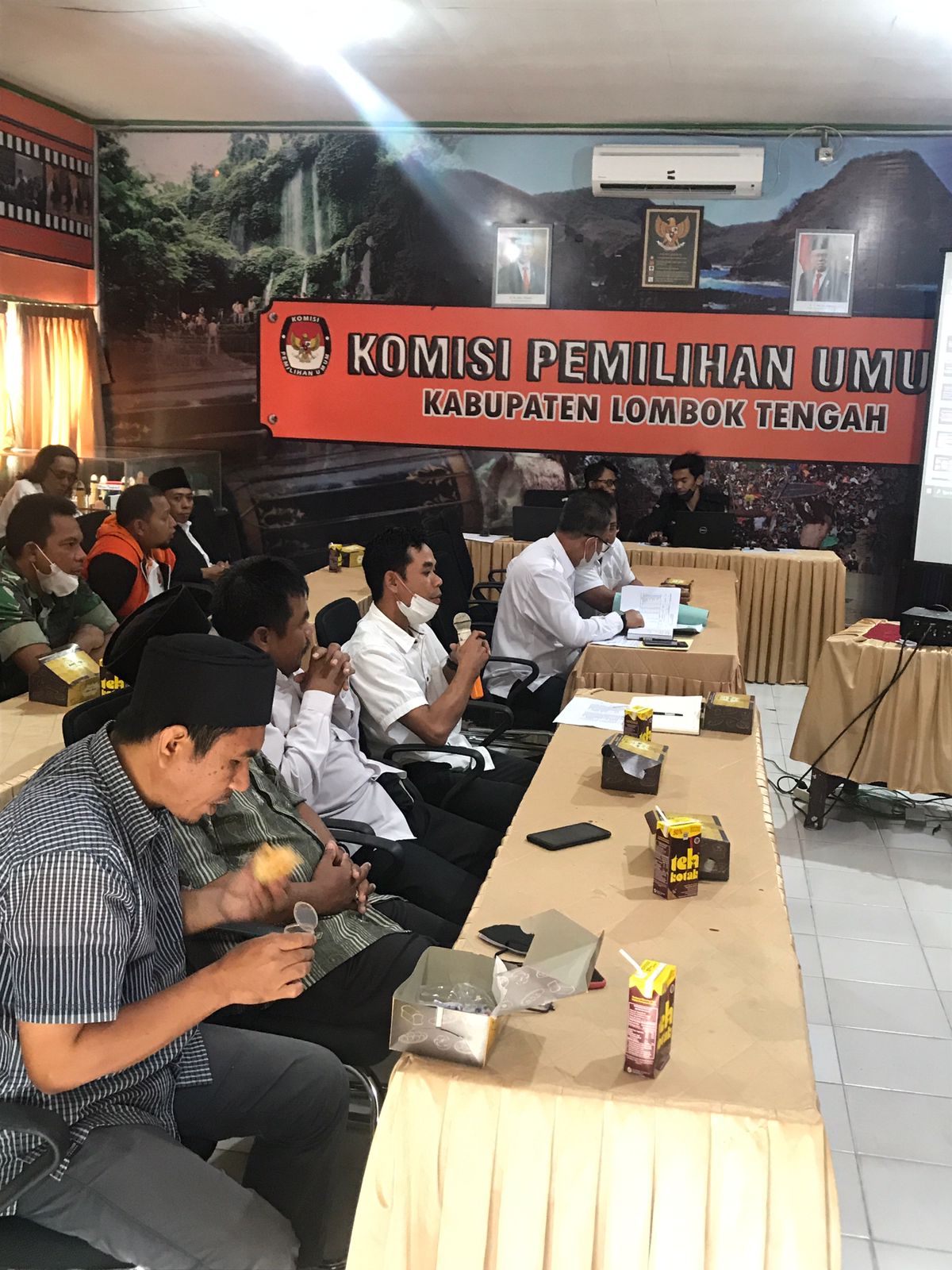 Pemutakhiaran Data Pemilih Berkelanjutan (DPB), Fauzan ingatkan KPU Pentingnya Akurasi DPB.