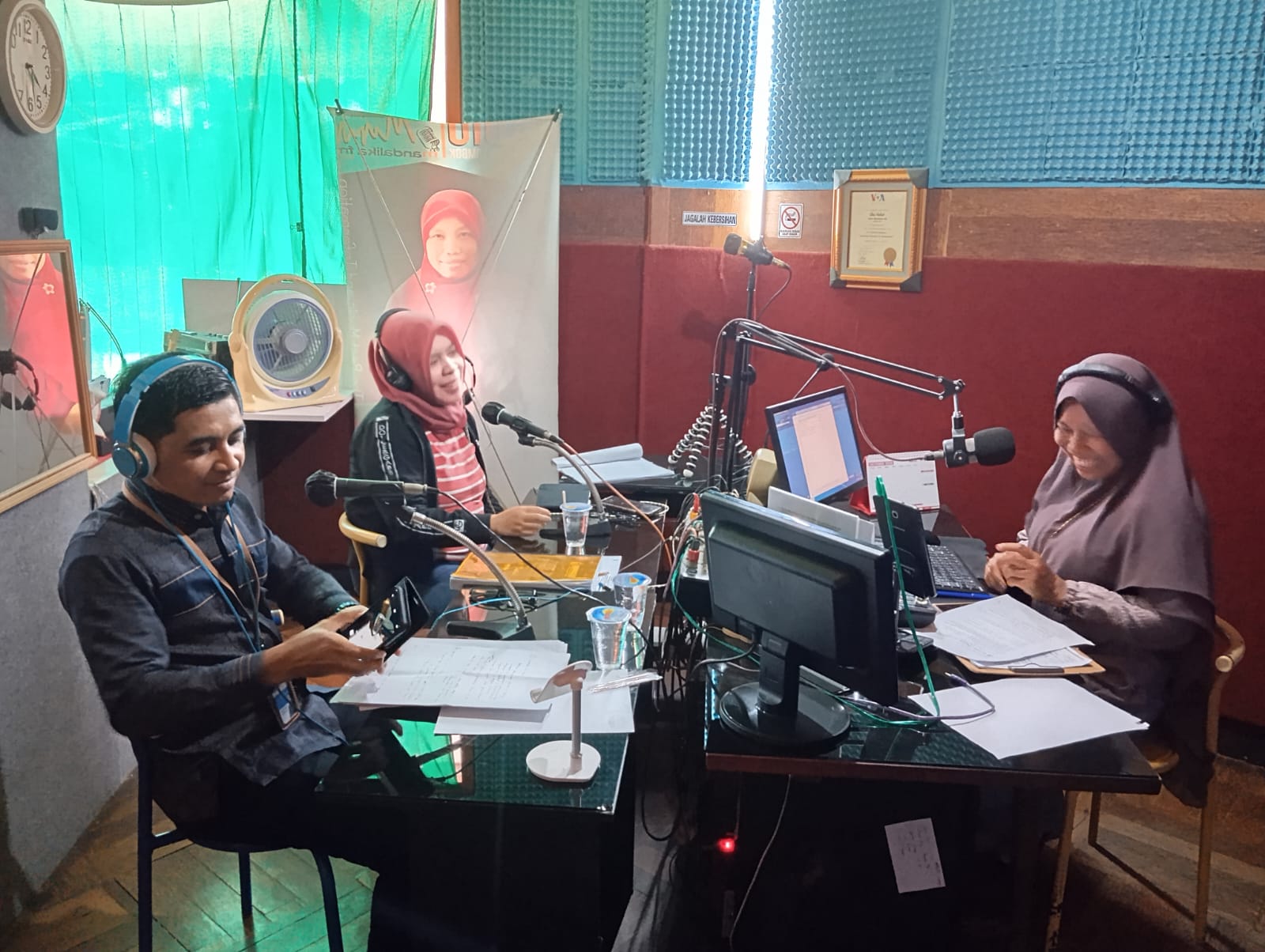 Hadiri Talkshow Radio, Bawaslu Lombok Tengah Sosialisasikan Aturan Kampanye