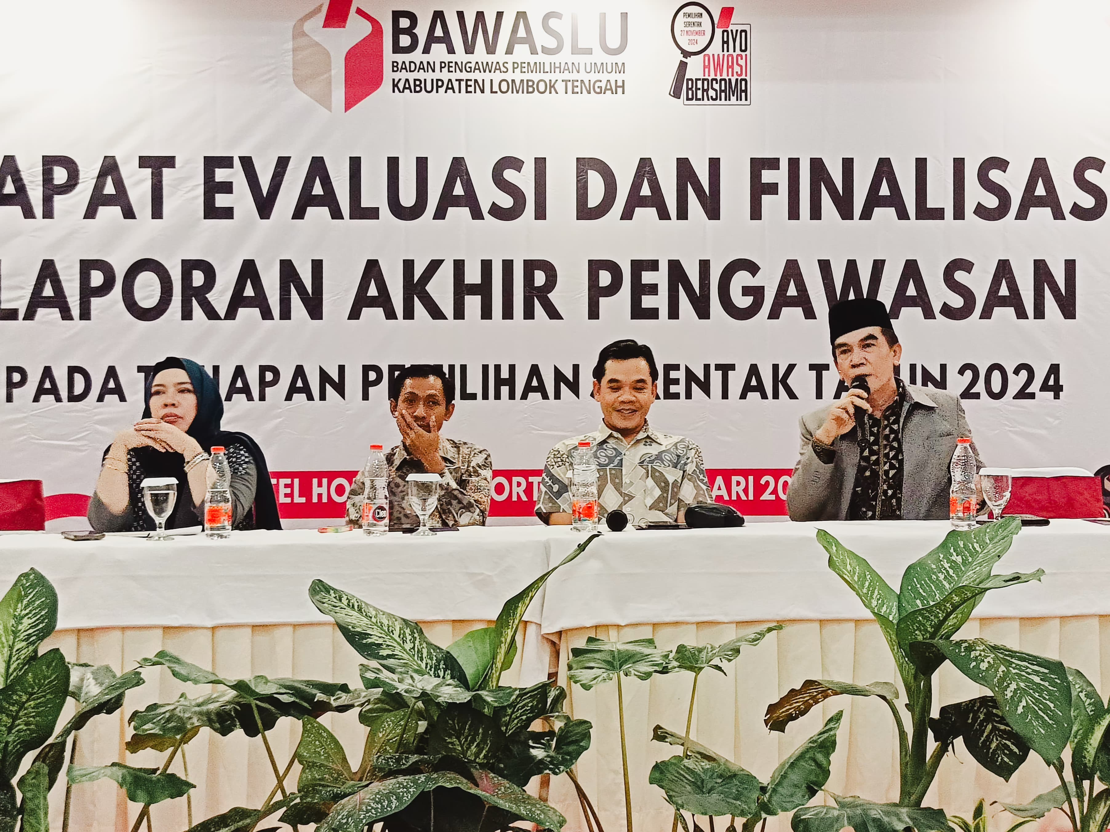 Rapat Evaluasi dan Finalisasi Laporan Akhir Pengawasan dalam rangka melakukan evaluasi kinerja Panwascam