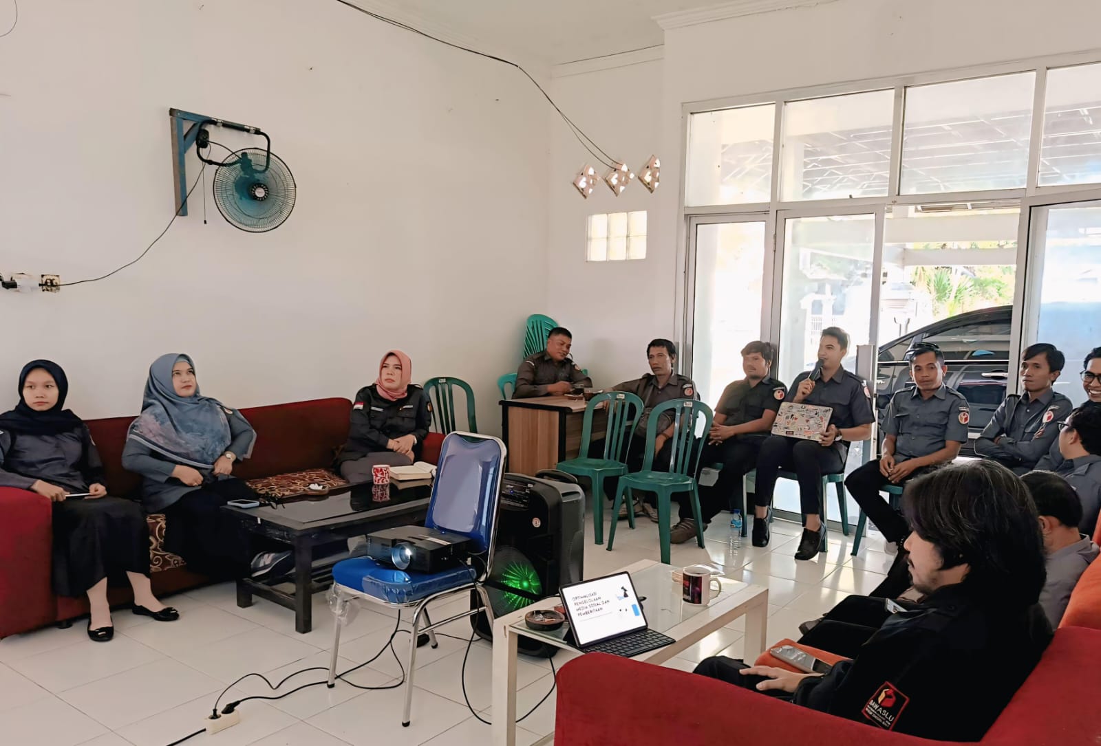 Pasca Rapat Evaluasi Provinsi, Bawaslu Lombok Tengah Gelar Diskusi Peningkatan Kehumasan