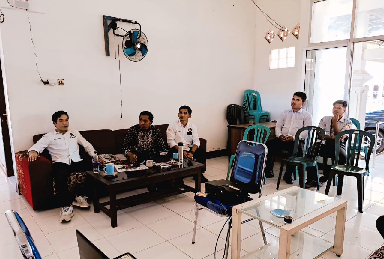 Ikuti Sosialisasi Monev KIP, Bawaslu Lombok Tengah Tekankan Pentingnya Inovasi