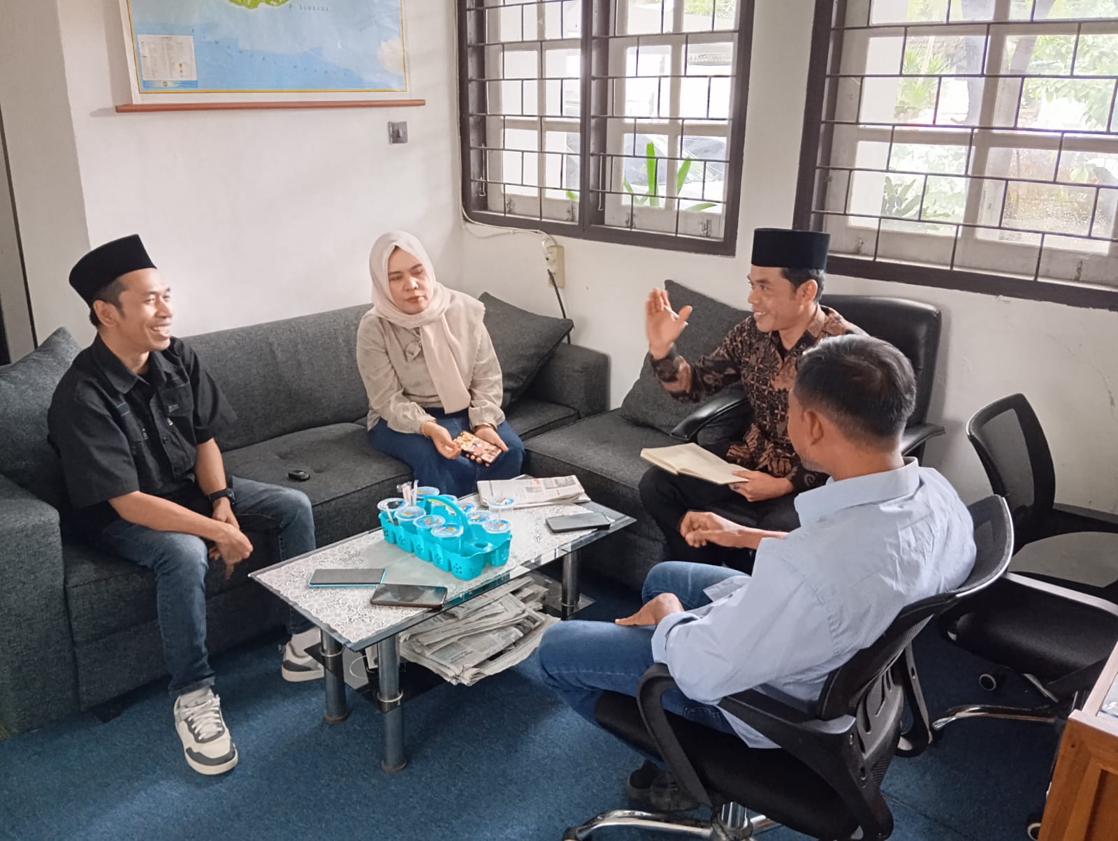 Bahas Peningkatan Kinerja Kesekretariatan, Pimpinan Bawaslu Lombok Tengah Gelar Rapat Terbatas