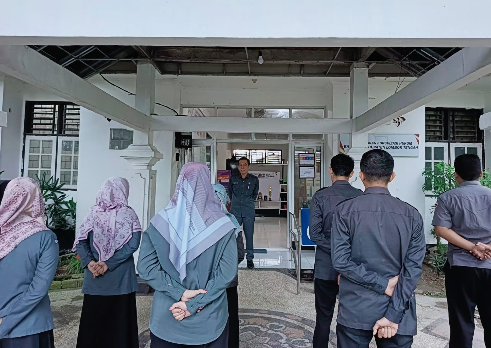 Bawaslu Lombok Tengah Gelar Apel Pagi, Sekretariat Diingatkan Persiapkan Pemeriksaan BPK