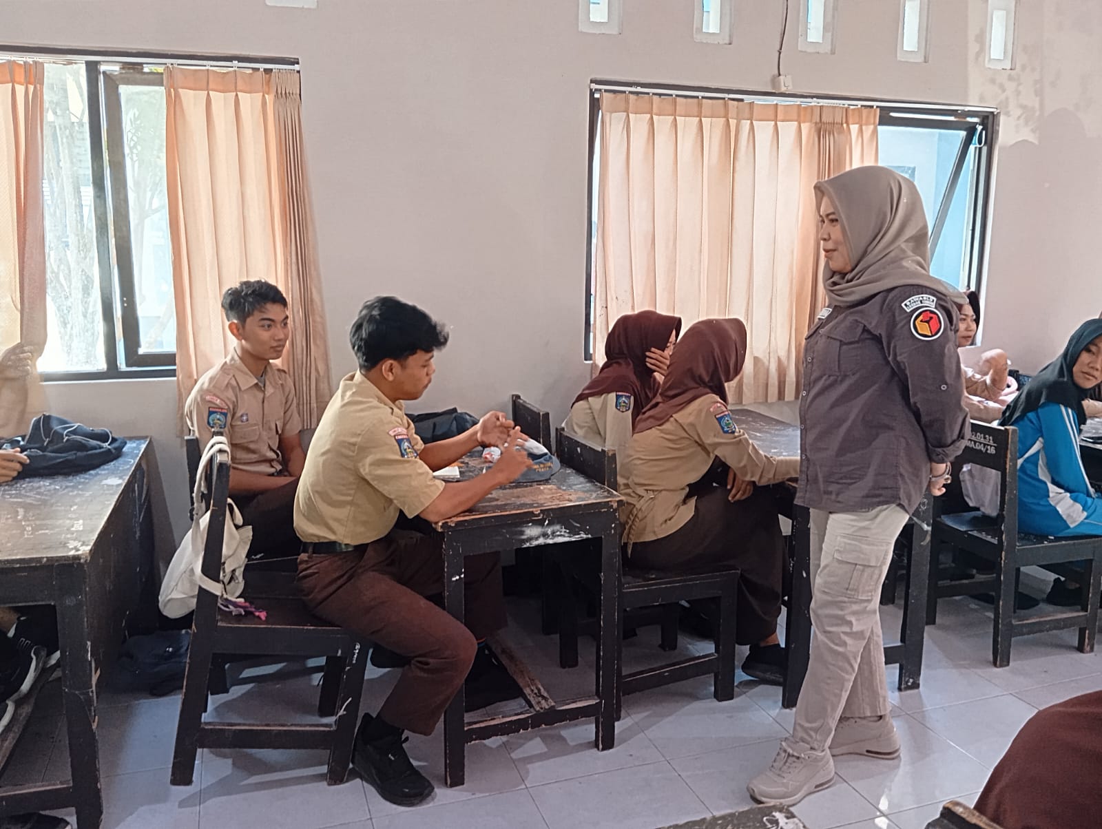 Jelaskan Esensi Demokrasi, Anggota Bawaslu Lombok Tengah Sosialisasikan Pengawasan Partisipatif