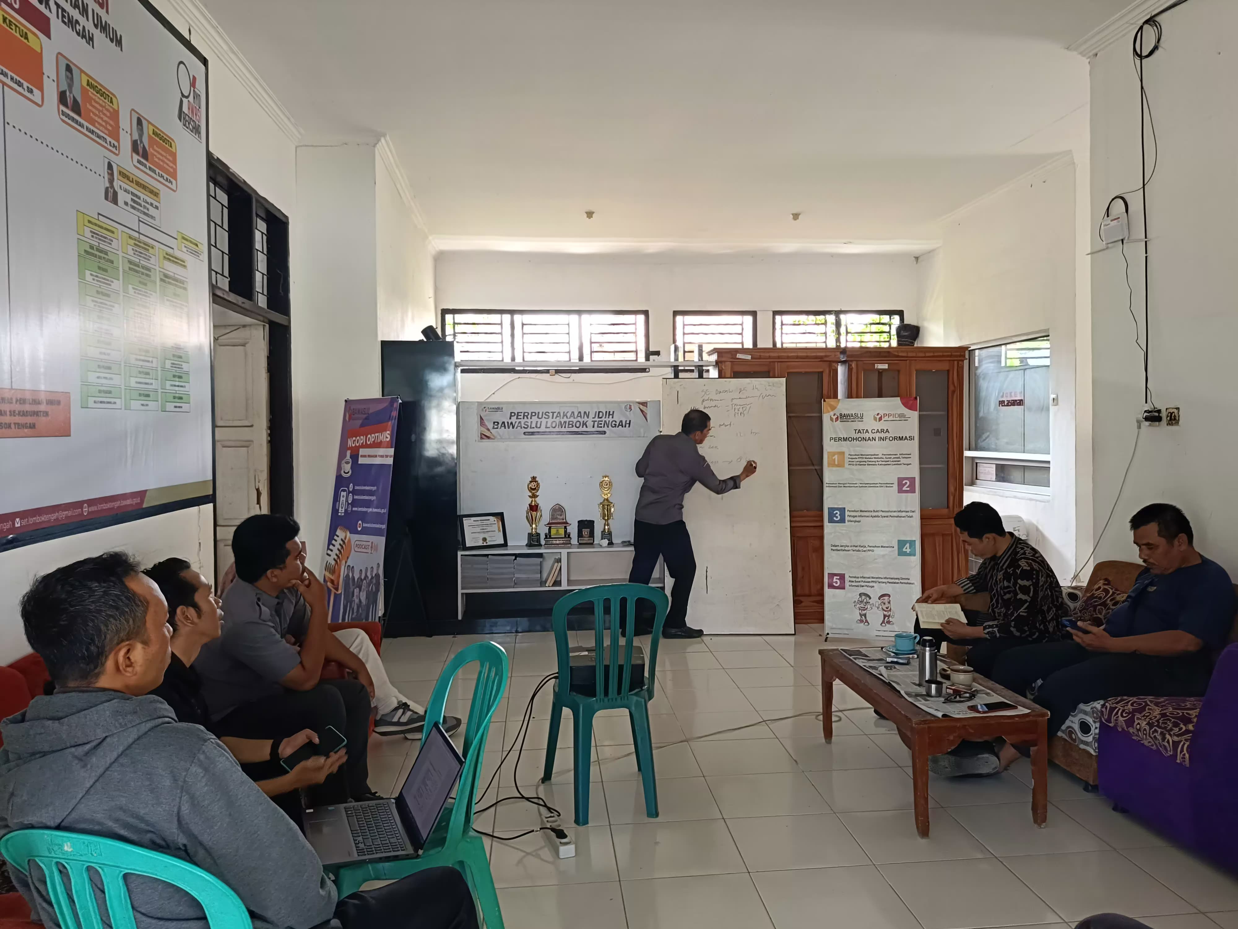 Bawaslu Lombok Tengah Gelar Diskusi Pembentukan Badan Ad Hoc