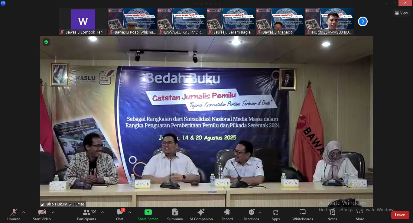 Ikuti Bedah Buku “Catatan Jurnalis Pemilu”, Bawaslu Lombok Tengah Komitmen Perkuat Mitra Dengan Media