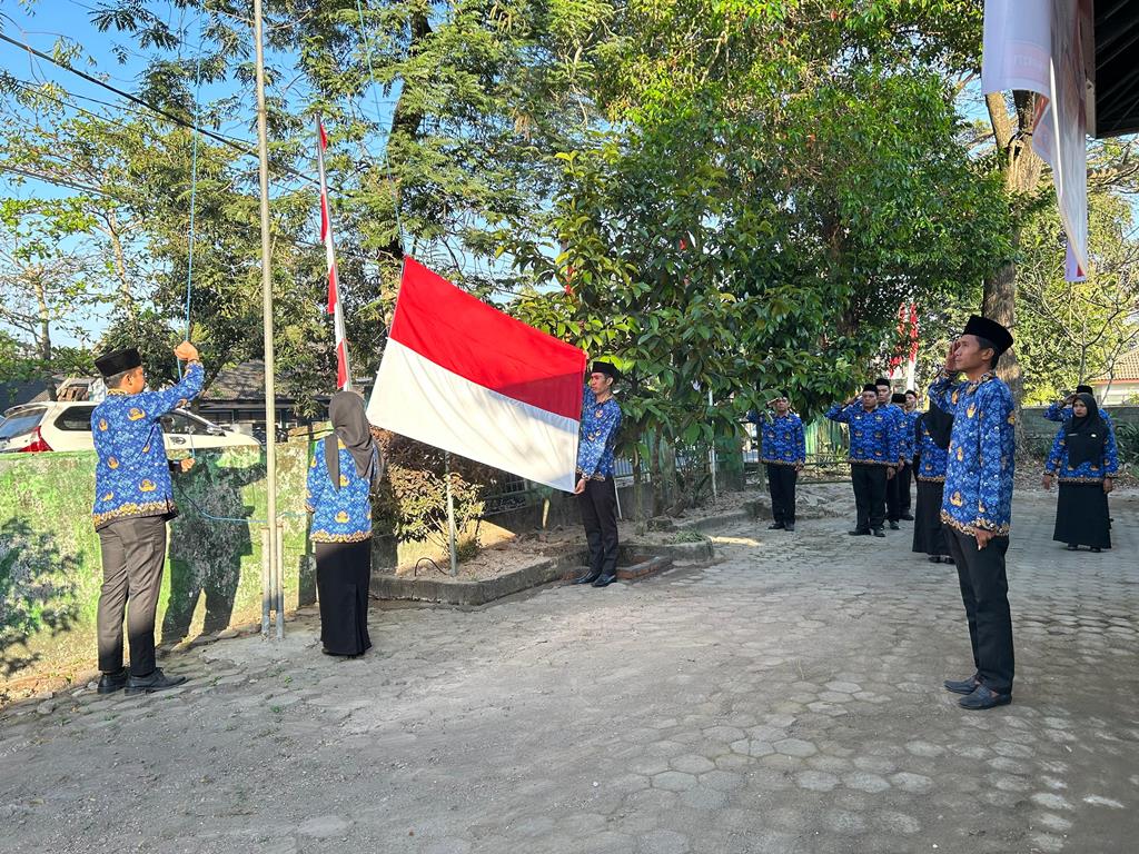 Bawaslu Lombok Tengah Gelar Upacara HUT RI ke-80
