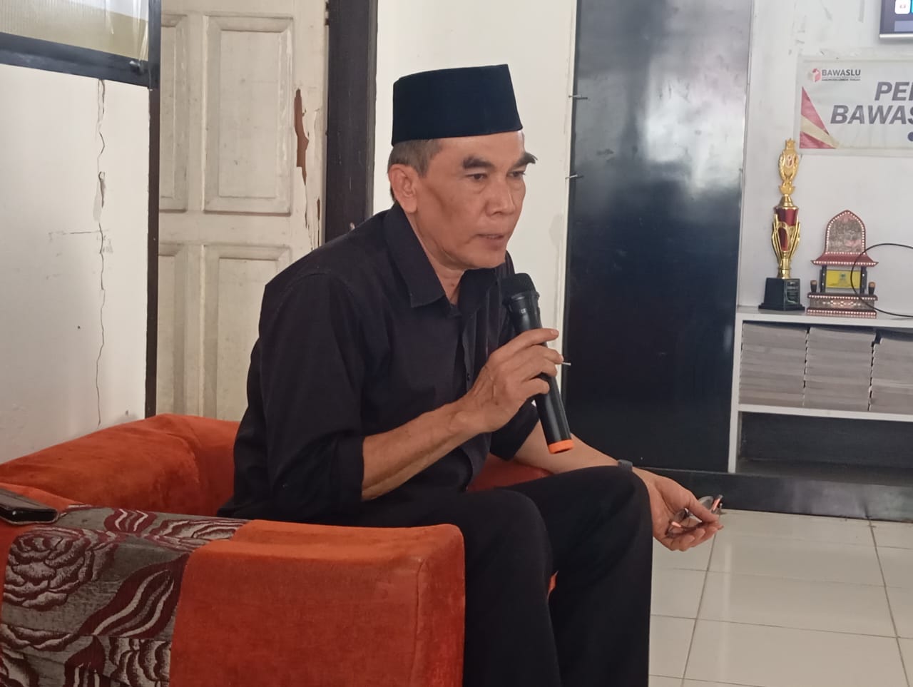Kepala Sekretariat Bawaslu Lombok Tengah Minta Jajaran Staf Jaga Kinerja Ditengah Penerapan WFA