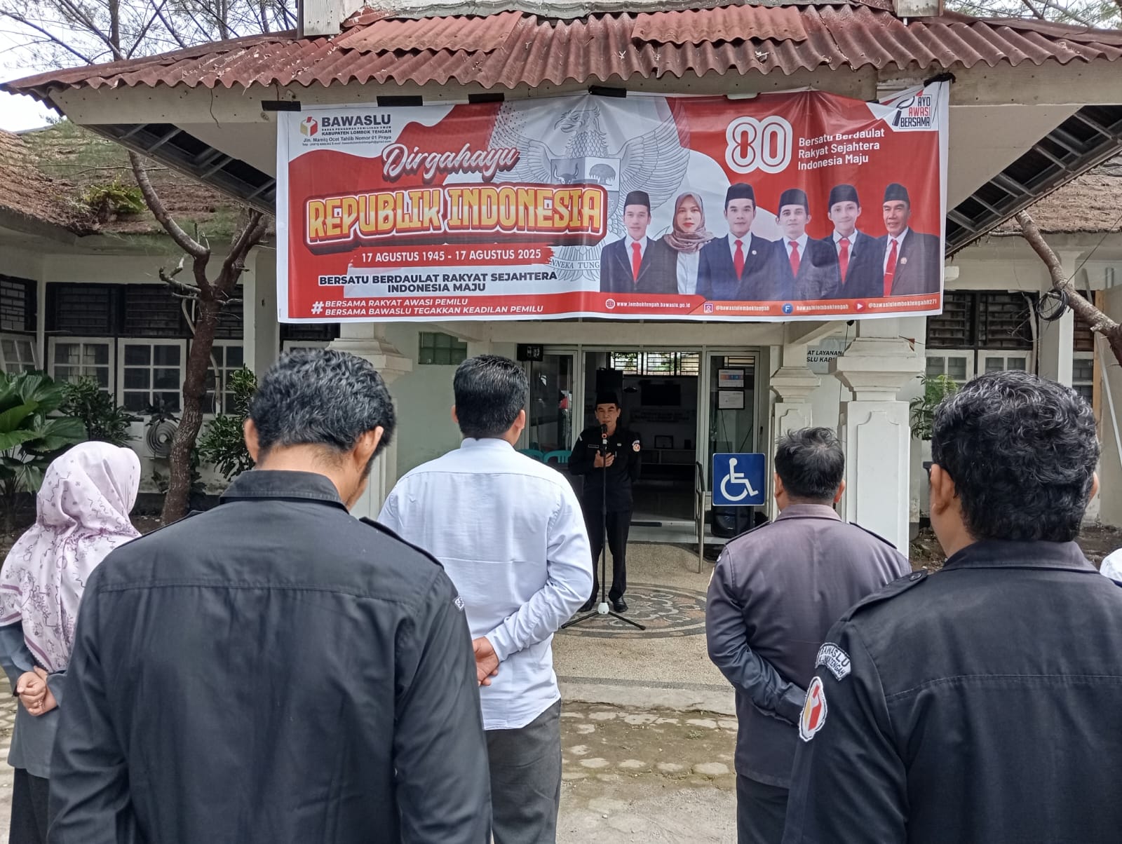 Apel Pagi Bawaslu Lombok Tengah Tekankan Pentingnya Kinerja Individu dan Kelembagaan