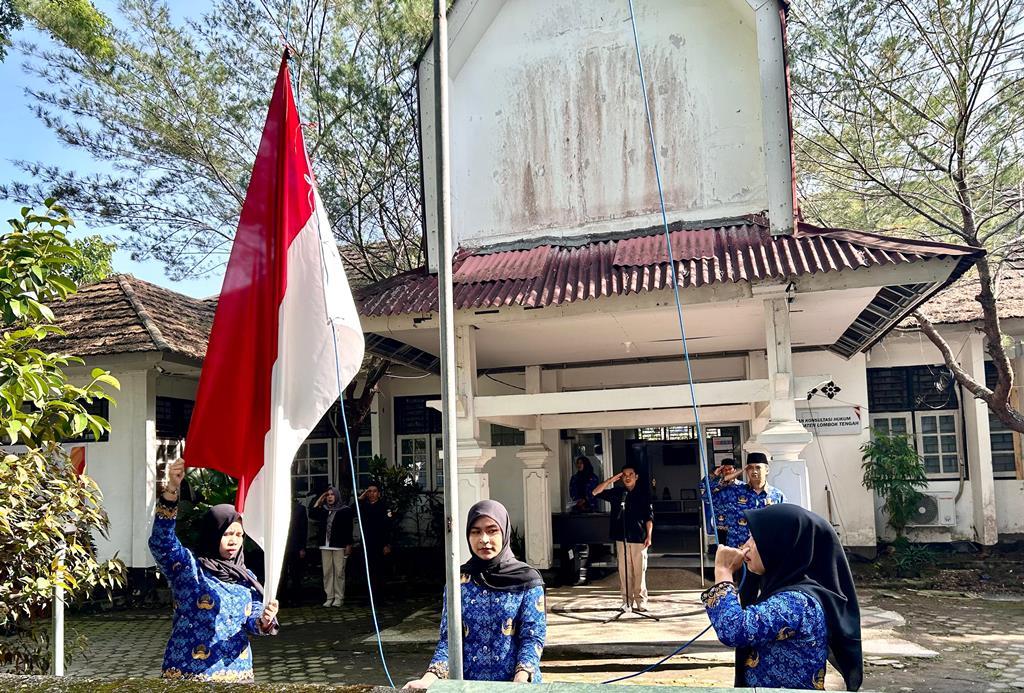 Bawaslu Lombok Tengah Gelar Upacara Peringatan Sumpah Pemuda, Tekankan Semangat Pengawasan Berintegritas