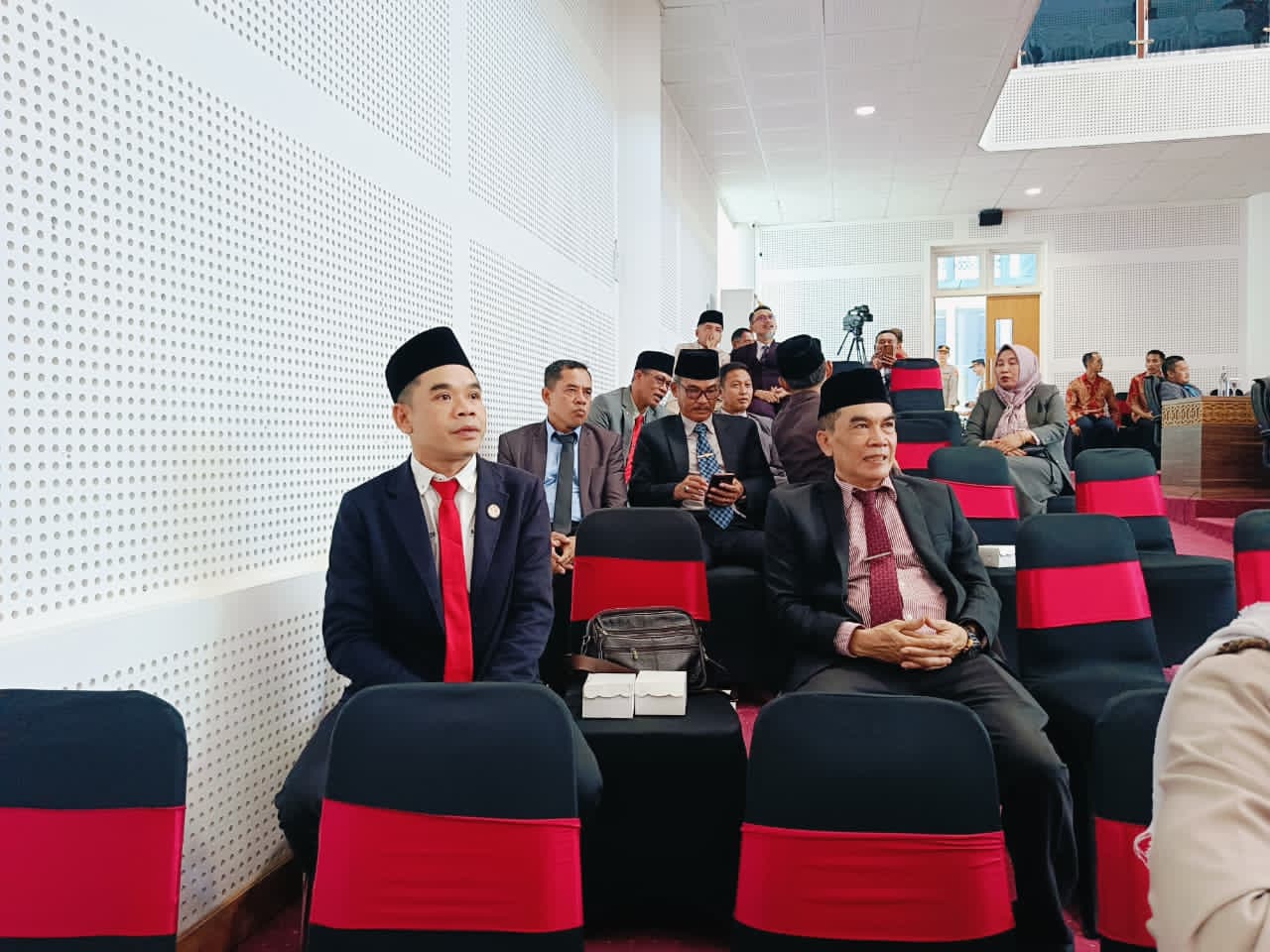 Bawaslu Lombok Tengah Hadiri Pelantikan Pimpinan DPRD