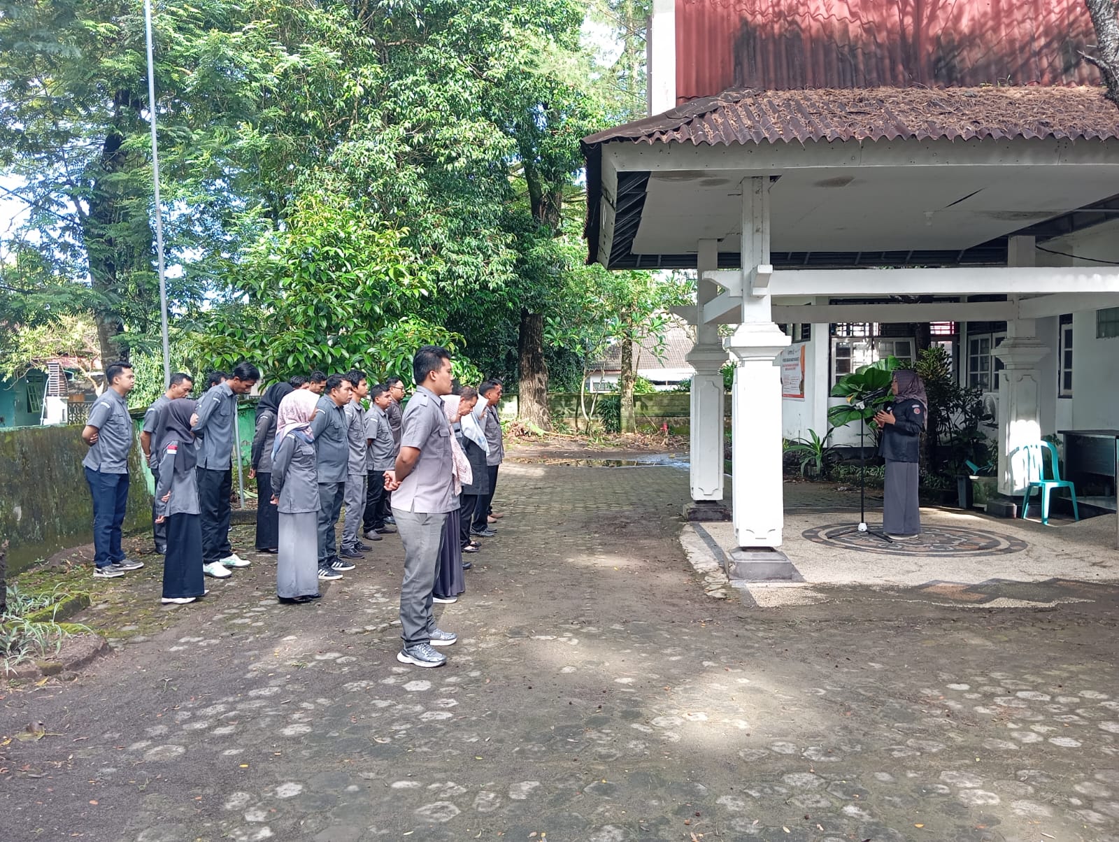 Lewat Apel Pagi, Bawaslu Lombok Tengah Perkuat Koordinasi Internal Lembaga
