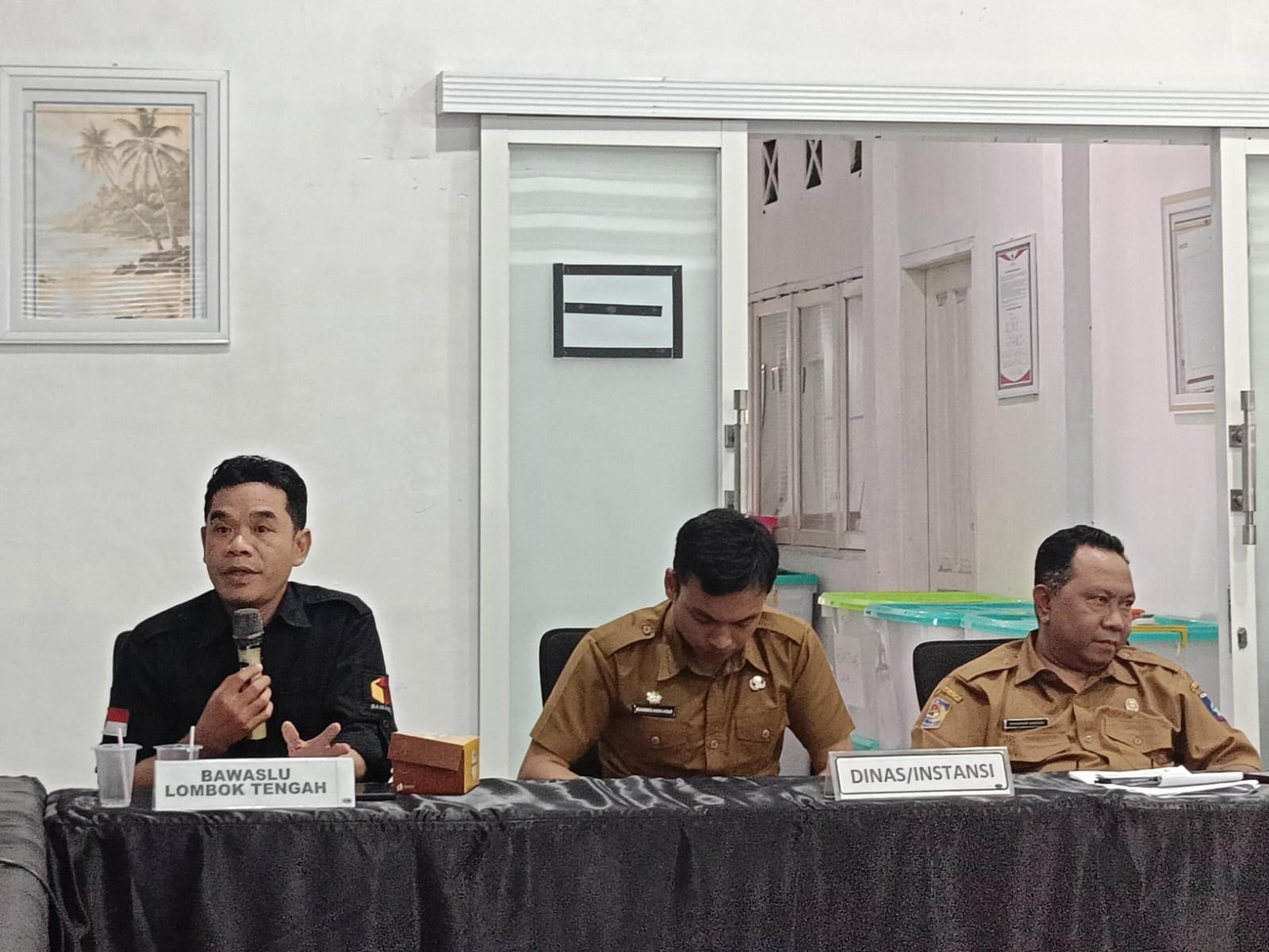 Bawaslu Lombok Tengah Hadiri Sosialisasi KPU, Soroti Keterbatasan Akses Data dan Dorong Kerja Sama Lapangan