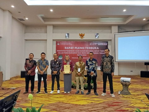 Bawaslu Lombok Tengah Hadiri Rapat Pleno calon Bupati dan Wakil Bupati Terpilih