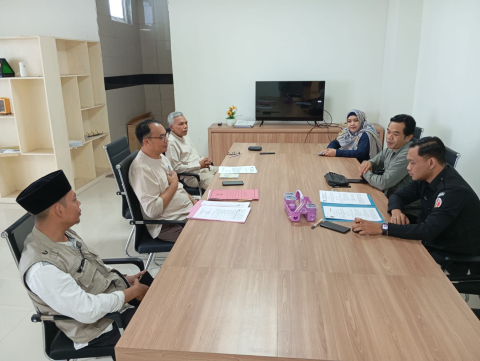 Penandatanganan BAST pinjam pakai Kantor antara pemerintah Kabupaten Lombok Tengah dengan dengan Bawaslu, Jumat (14/03).