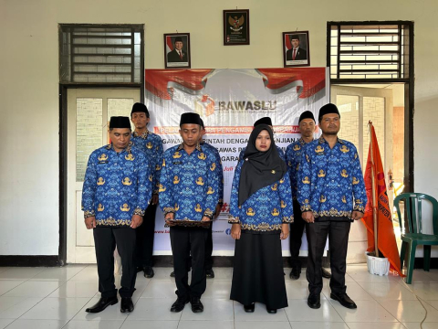 Delapan PPPK Bawaslu Lombok Tengah Resmi Dilantik Secara Daring