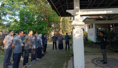 Bertindak Sebagai Pembina Apel, Abdul Muis Tekankan Profesionalisme dan Kemandirian Lembaga