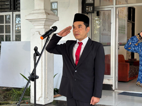 Bawaslu Lombok Tengah Gelar Upacara HUT RI ke-80