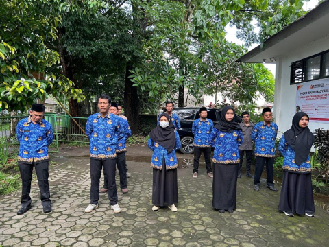 Bawaslu Lombok Tengah Gelar Upacara Peringatan Hari Pahlawan Nasional