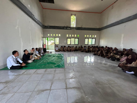 Perkuat Pengawasan Partisipatif, Bawaslu Lombok Tengah Sapa Pemilih Pemula di SMAN 1 Sengkol