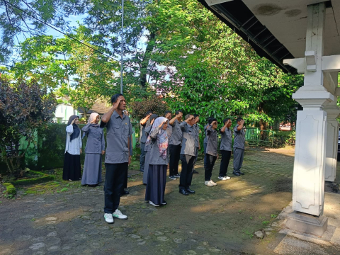 Bawaslu Kabupaten Lombok Tengah Gelar Apel Pagi, Ketua Tekankan Tertib Administrasi