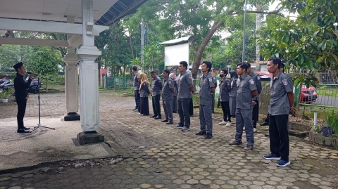 Bawaslu Lombok Tengah Gelar Apel Pagi, Perkuat Disiplin dan Koordinasi Internal