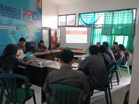(Bawaslu) Kabupaten Lombok Tengah menggelar diskusi mendalam untuk memperkuat pemahaman regulasi penanganan perkara. Diskusi ini mengangkat tema utama mengenai Karakteristik Putusan Adjudikasi Bawaslu dalam Sengketa Proses, Senin (20/07).
