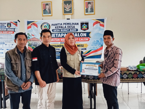 Cegah Politik Uang, Bawaslu Lombok Tengah Edukasi Cakades dan Pendukung di Bunut Baok