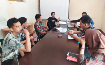 Ketua Bawaslu Lombok Tengah Lakukan Diskusi Internal Jelang Hadapi Masa Kampanye