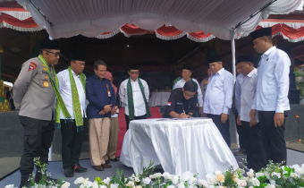 Wujudkan Pemilu Damai, Bawaslu Teken MOU dengan Kemenag dan KPU Lombok Tengah