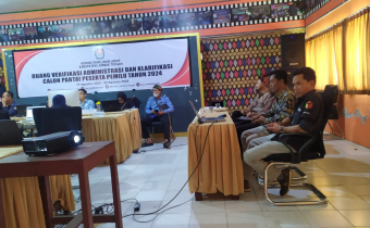 Bawaslu Loteng Lakukan Pengawasan Verifikasi Administrasi dan Klarifikasi Calon Peserta Pemilu Tahun 2024 ke KPU Loteng