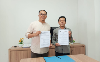 Penandatanganan BAST pinjam pakai Kantor antara pemerintah Kabupaten Lombok Tengah dengan dengan Bawaslu, Jumat (14/03).