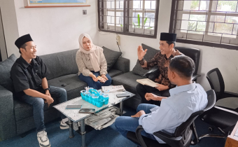 Bahas Peningkatan Kinerja Kesekretariatan, Pimpinan Bawaslu Lombok Tengah Gelar Rapat Terbatas