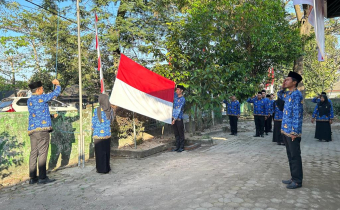 Bawaslu Lombok Tengah Gelar Upacara HUT RI ke-80