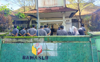 Bawaslu Kabupaten Lombok Tengah Gelar Apel Pagi, Ketua Tekankan Tertib Administrasi