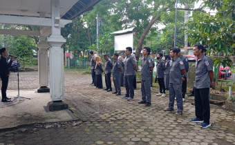 Bawaslu Lombok Tengah Gelar Apel Pagi, Perkuat Disiplin dan Koordinasi Internal