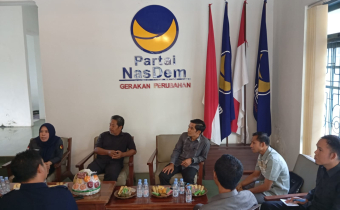 Bawaslu Kabupaten Lombok Tengah menggelar kegiatan Konsolidasi Demokrasi bersama Dewan Pengurus Cabang (DPC) Partai NasDem Kabupaten Lombok Tengah, Senin (27/07).